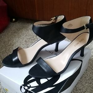 Black dress shoes